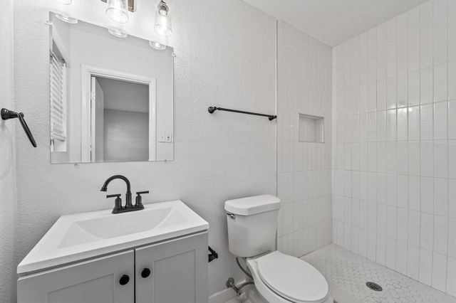 600 Circleview Drive N, Hurst, TX 76054