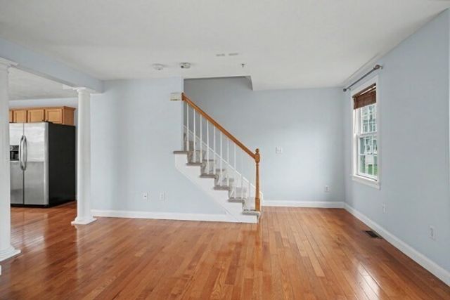 1975 Middlesex St 10, Lowell, MA 01851