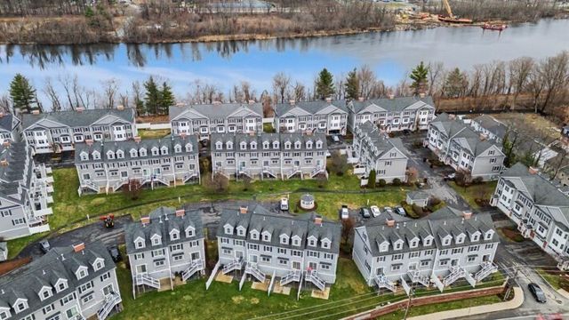 1975 Middlesex St 10, Lowell, MA 01851