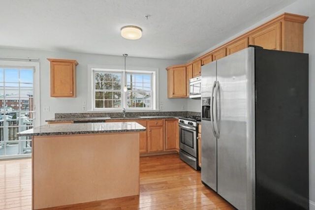 1975 Middlesex St 10, Lowell, MA 01851