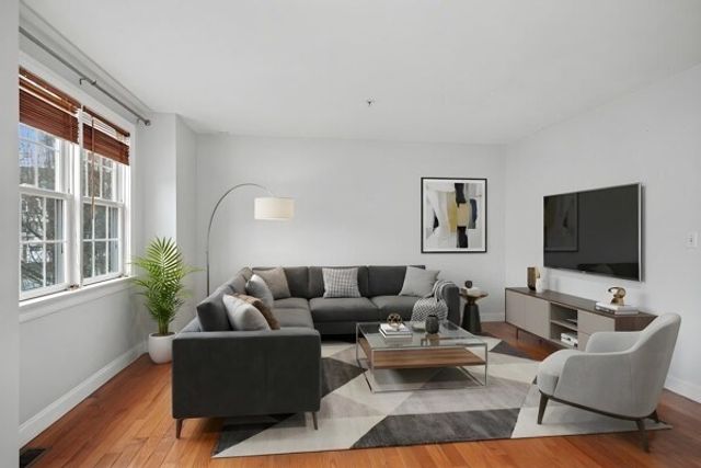 1975 Middlesex St 10, Lowell, MA 01851