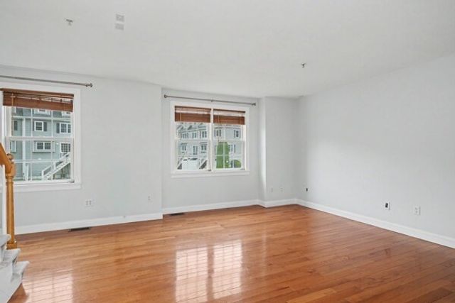 1975 Middlesex St 10, Lowell, MA 01851