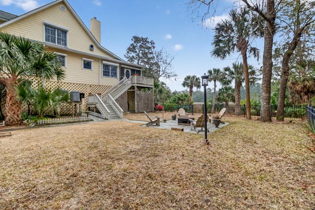 8970 Palmetto Road, Edisto Island, SC 29438