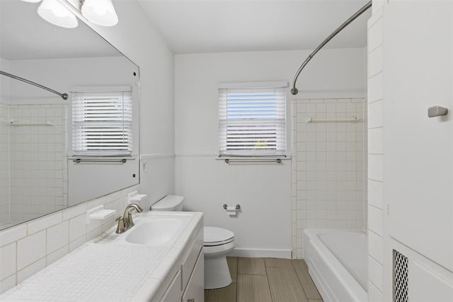 2402 Little John LN, Austin, TX 78704