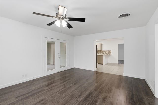 2402 Little John LN, Austin, TX 78704