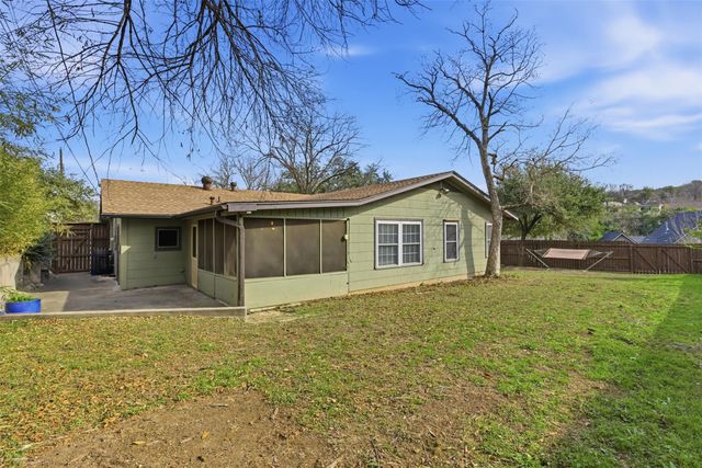 2402 Little John LN, Austin, TX 78704