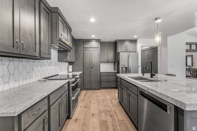 313 E OLD MAPLE RD, South Weber, UT 84405