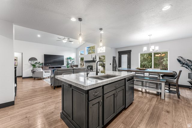 313 E OLD MAPLE RD, South Weber, UT 84405