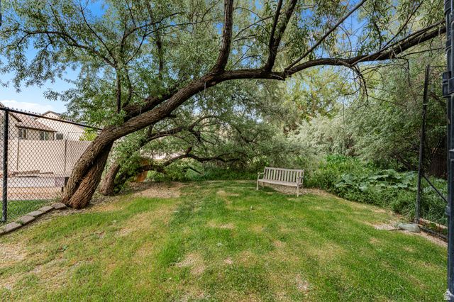 313 E OLD MAPLE RD, South Weber, UT 84405