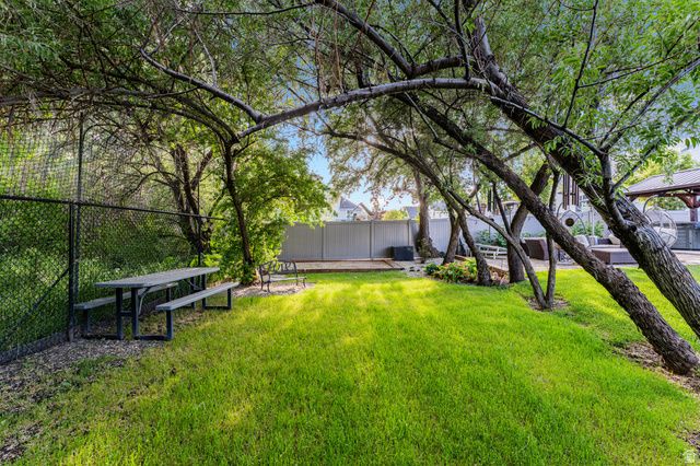 313 E OLD MAPLE RD, South Weber, UT 84405