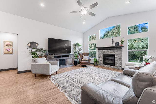 313 E OLD MAPLE RD, South Weber, UT 84405