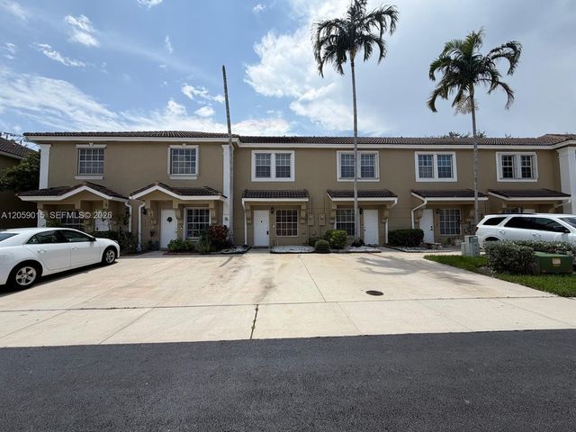752 SW 122nd Terrace, Pembroke Pines, FL 33025
