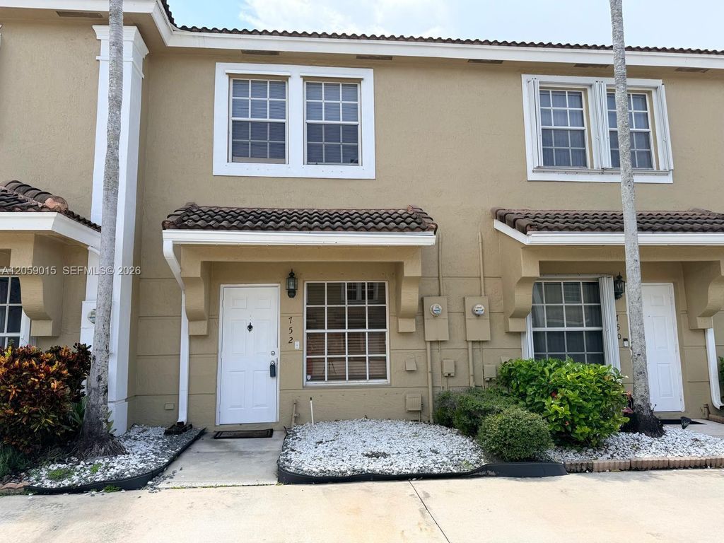 752 SW 122nd Terrace, Pembroke Pines, FL 33025