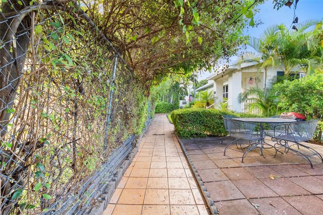 1460 NW 2nd St 1458, Miami, FL 33125