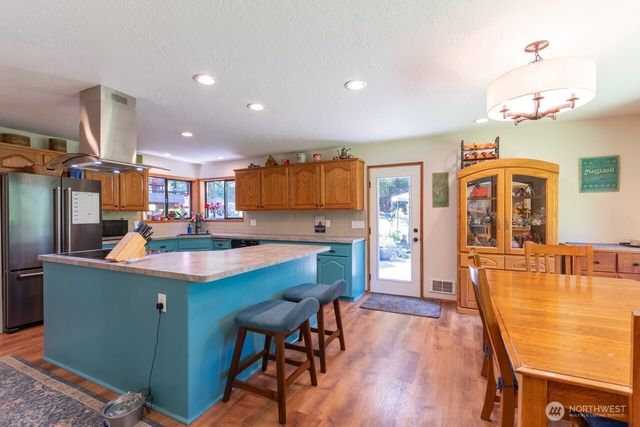 492 Walkabout Way, Port Angeles, WA 98363