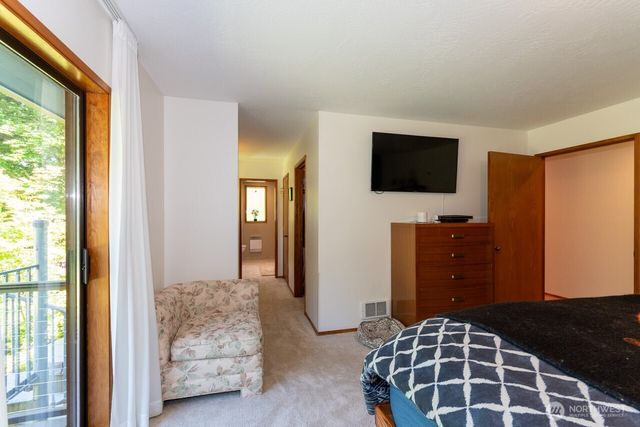 492 Walkabout Way, Port Angeles, WA 98363