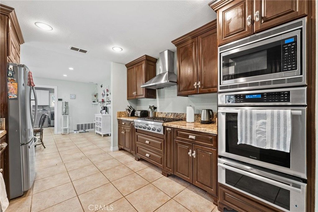 Image 11 of property listing at 35930 Bella Vista, Yucaipa, CA 92399