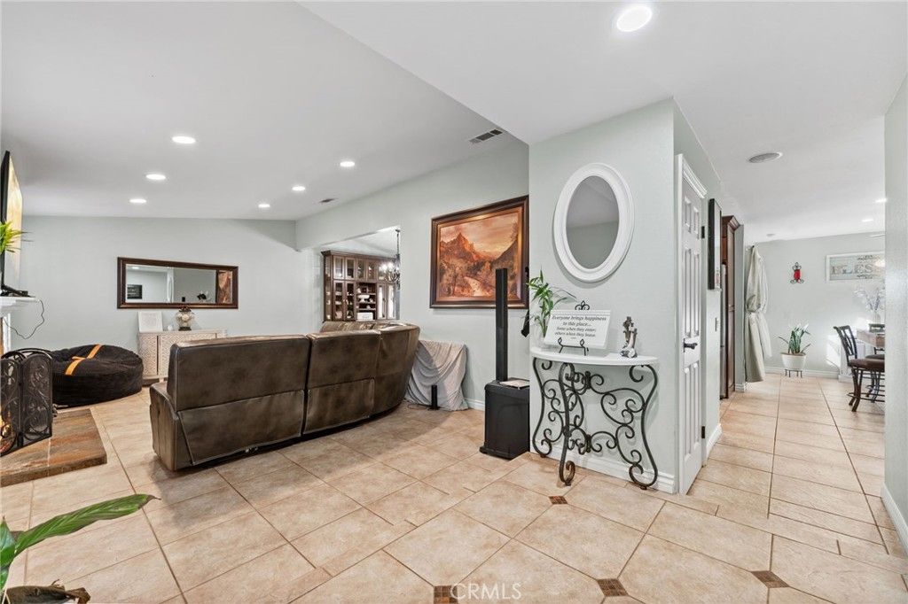 Image 7 of property listing at 35930 Bella Vista, Yucaipa, CA 92399