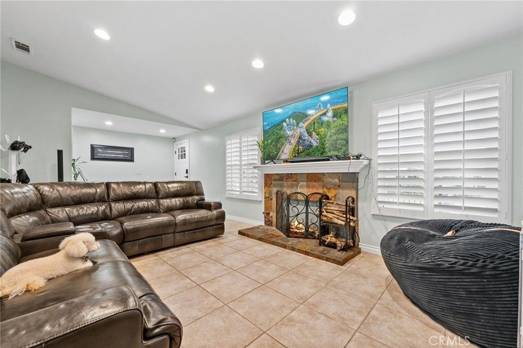 Image 8 of property listing at 35930 Bella Vista, Yucaipa, CA 92399