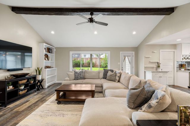 10735 Cedar Creek Drive, Houston, TX 77042