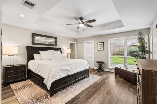 10735 Cedar Creek Drive, Houston, TX 77042