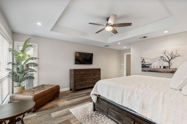 10735 Cedar Creek Drive, Houston, TX 77042