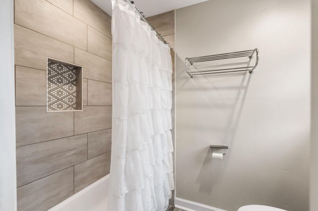 10735 Cedar Creek Drive, Houston, TX 77042