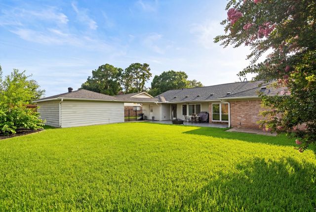 10735 Cedar Creek Drive, Houston, TX 77042