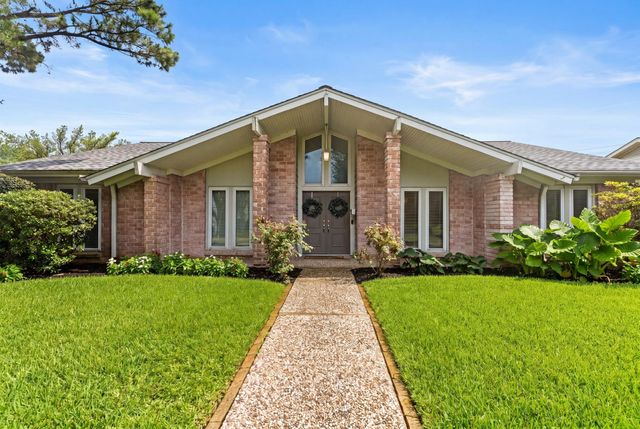 10735 Cedar Creek Drive, Houston, TX 77042