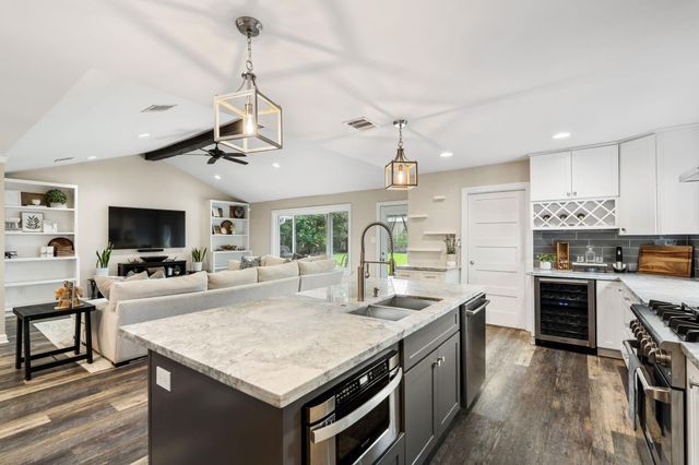 10735 Cedar Creek Drive, Houston, TX 77042