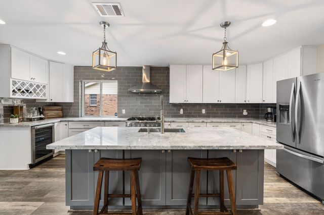 10735 Cedar Creek Drive, Houston, TX 77042