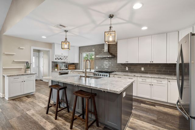 10735 Cedar Creek Drive, Houston, TX 77042
