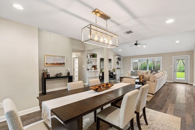 10735 Cedar Creek Drive, Houston, TX 77042