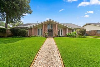 10735 Cedar Creek Drive, Houston, TX 77042