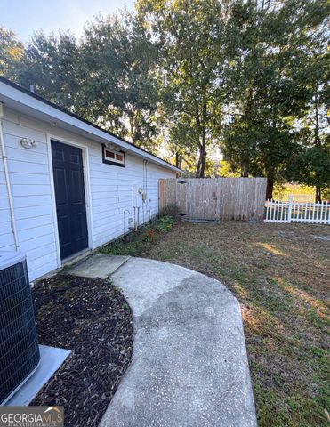 102 Honeysuckle Road, Kingsland, GA 31548