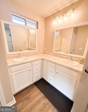 102 Honeysuckle Road, Kingsland, GA 31548