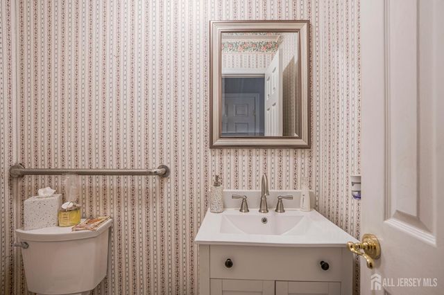 11 Woodrow Wilson Drive, Edison, NJ 08820