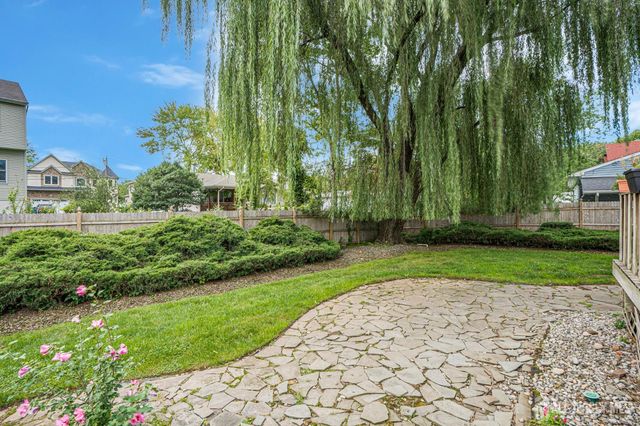 11 Woodrow Wilson Drive, Edison, NJ 08820