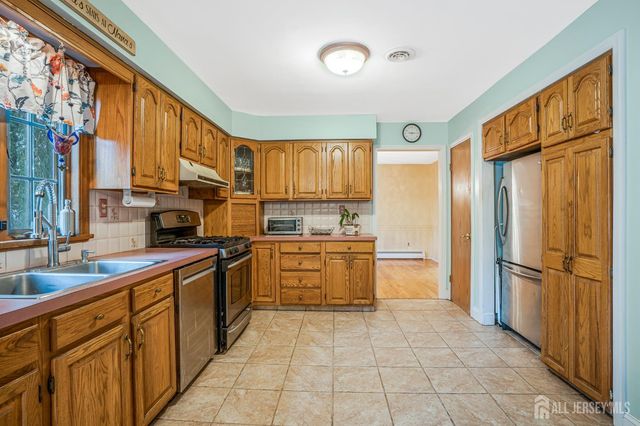 11 Woodrow Wilson Drive, Edison, NJ 08820