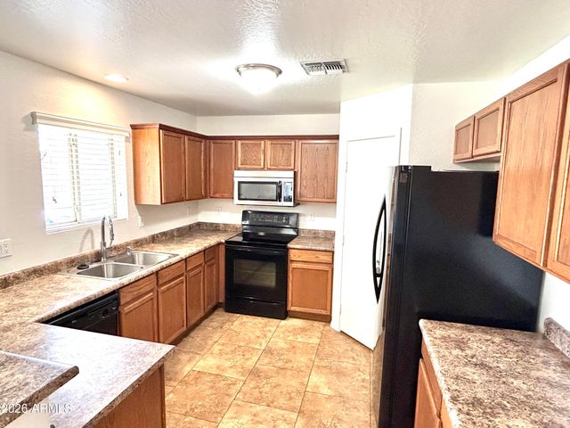 15100 N LUNA Street, El Mirage, AZ 85335