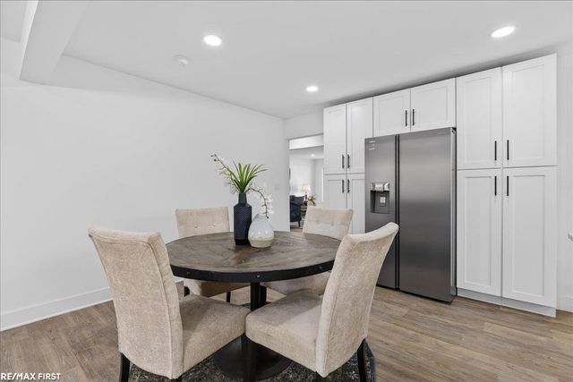 32154 Gainsborough Drive, Warren, MI 48088