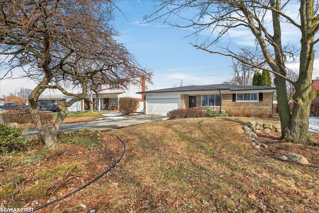 32154 Gainsborough Drive, Warren, MI 48088