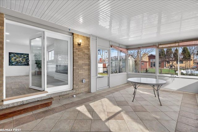 32154 Gainsborough Drive, Warren, MI 48088