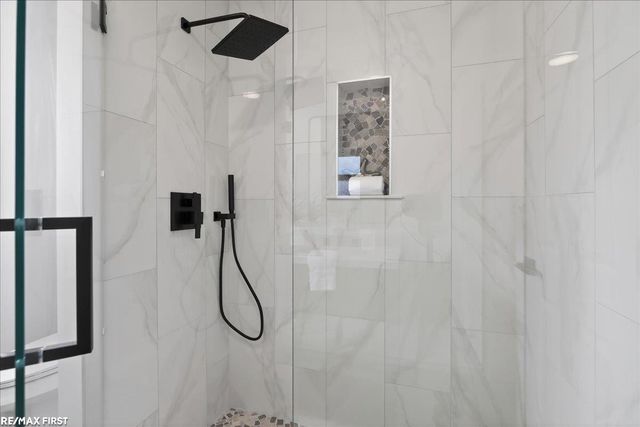 32154 Gainsborough Drive, Warren, MI 48088