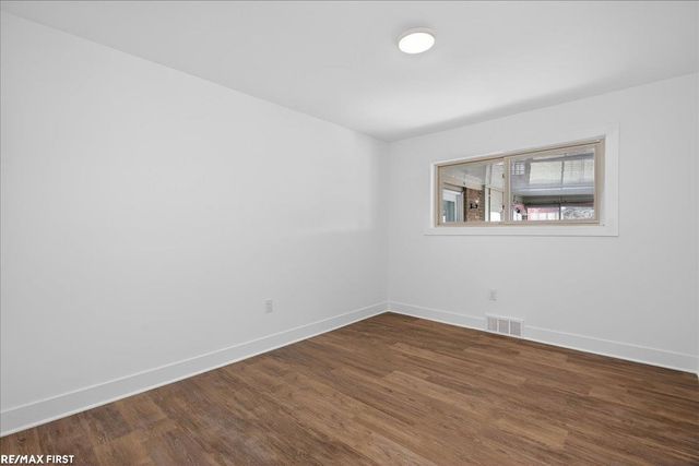 32154 Gainsborough Drive, Warren, MI 48088