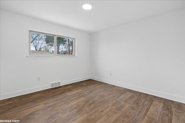 32154 Gainsborough Drive, Warren, MI 48088