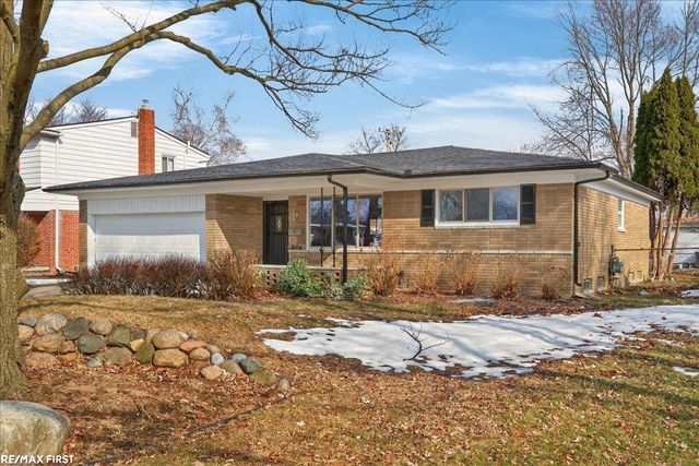 32154 Gainsborough Drive, Warren, MI 48088