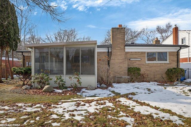 32154 Gainsborough Drive, Warren, MI 48088