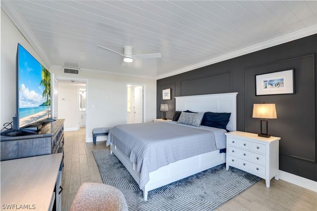 5 Bluebill AVE 506, Naples, FL 34108