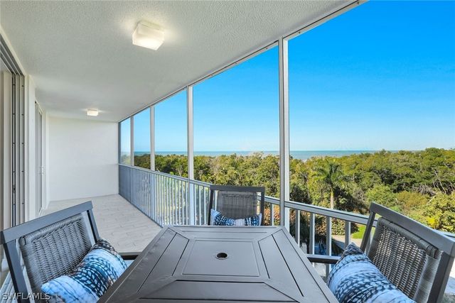 5 Bluebill AVE 506, Naples, FL 34108